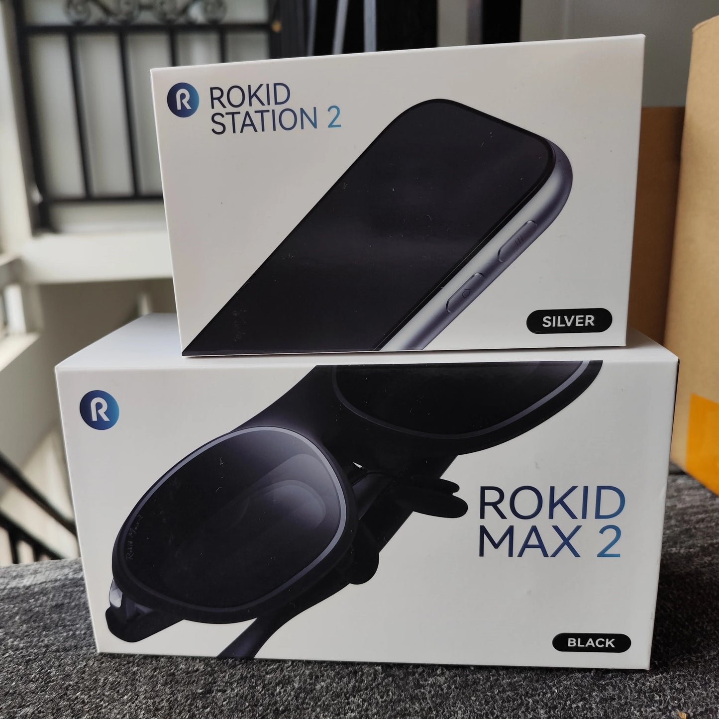 Rokid AR Lite: Advanced Augmented Reality Solution for Immersive Gaming and Enhanced Productivity with a 300" Display